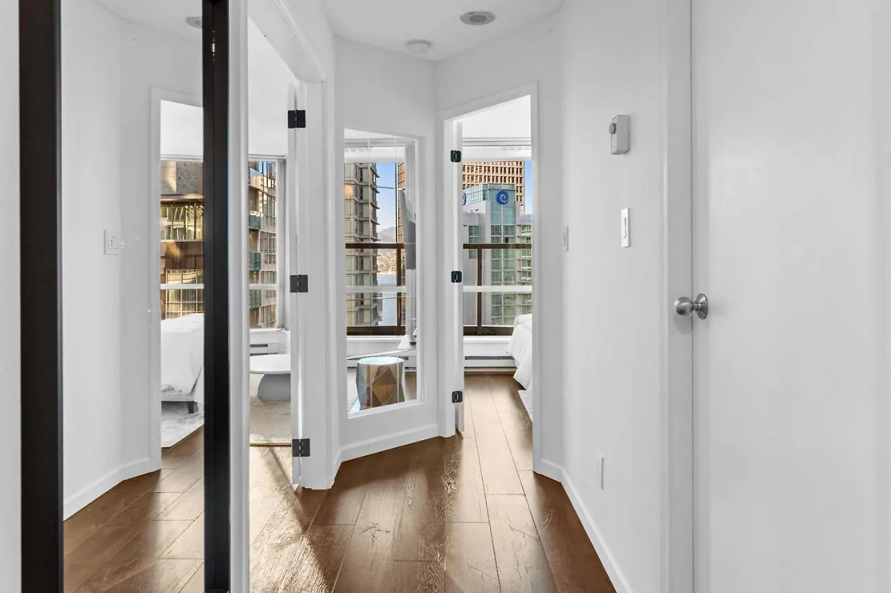 Downtown Luxury 1Br Coal Harbour Apartment Vancouver