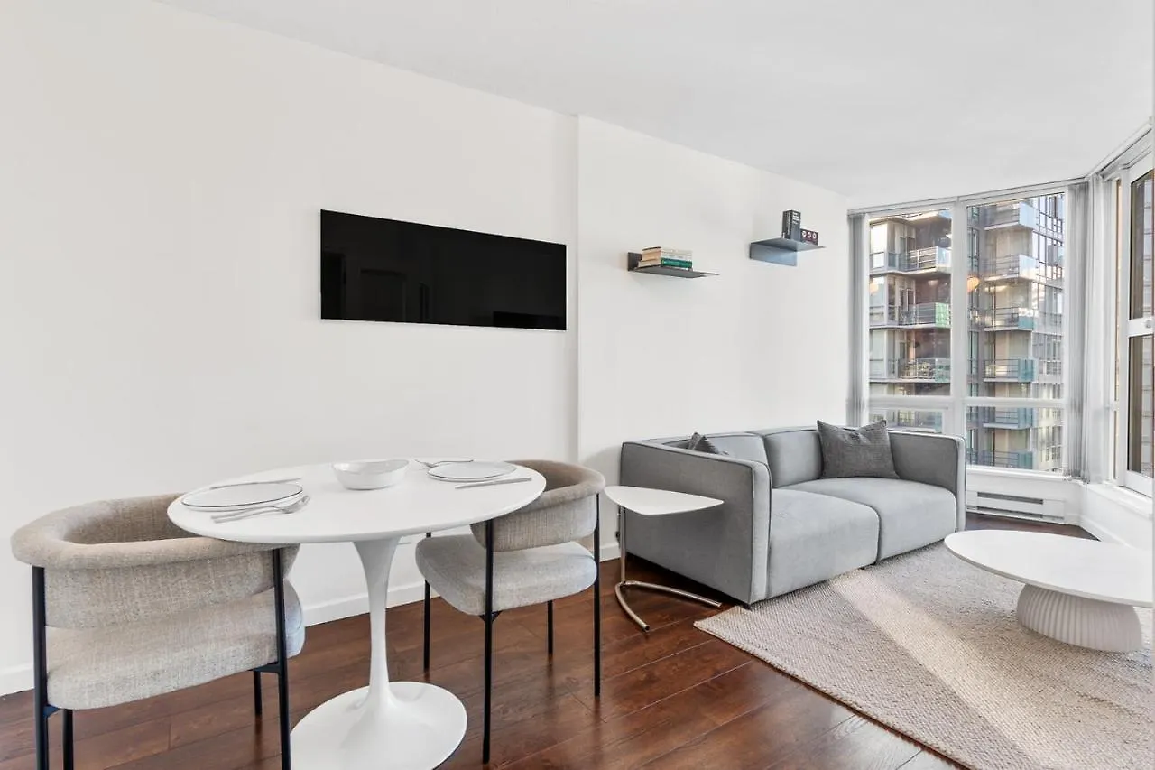 Downtown Luxury 1Br Coal Harbour Apartment Vancouver