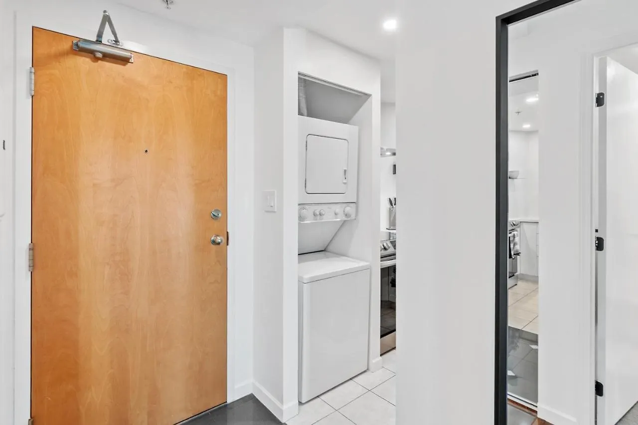 Downtown Luxury 1Br Coal Harbour Apartment Vancouver