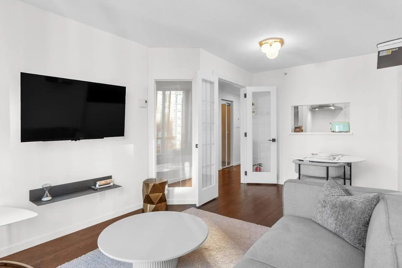 Downtown Luxury 1Br Coal Harbour Apartment Vancouver