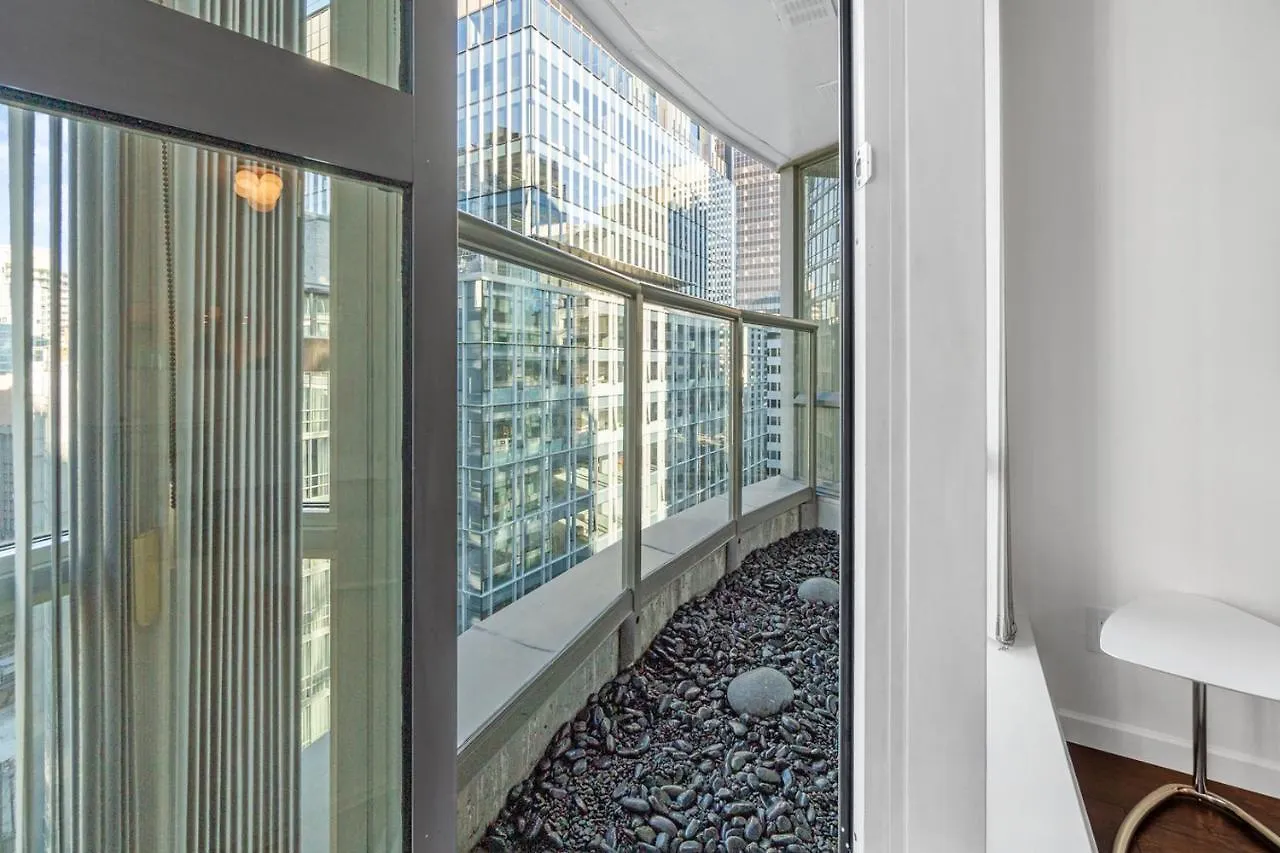 Downtown Luxury 1Br Coal Harbour Apartment Vancouver