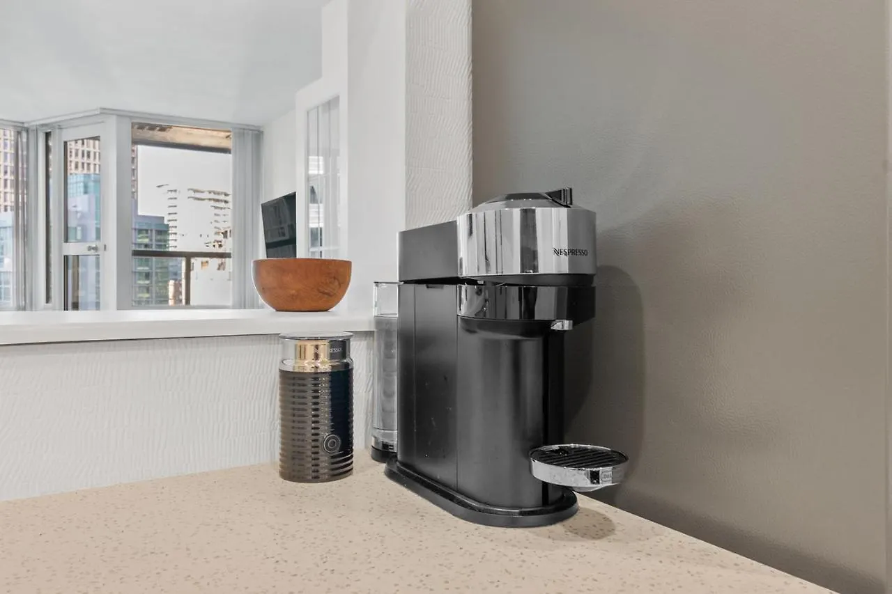 Downtown Luxury 1Br Coal Harbour Apartment Vancouver